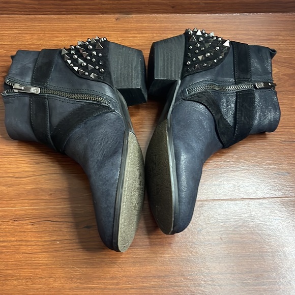 Vince Camuto Ankle Boots - Picture 5 of 6
